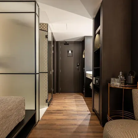 Yurbban Ramblas Boutique