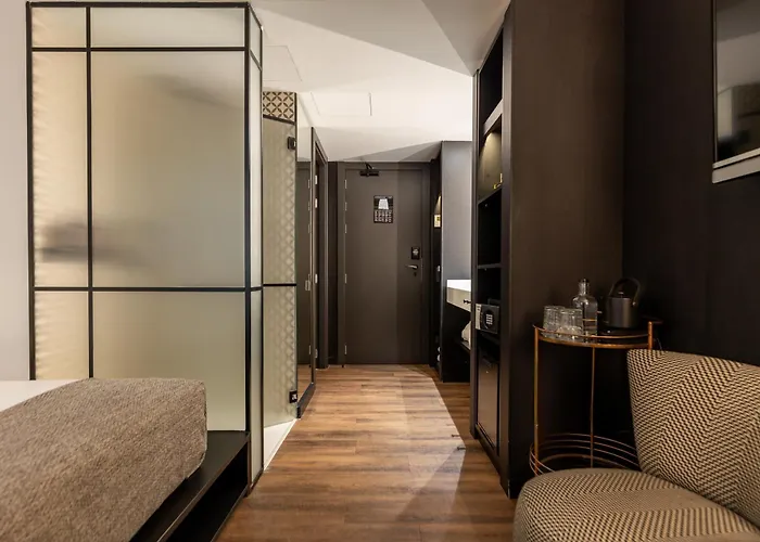 Yurbban Ramblas Boutique